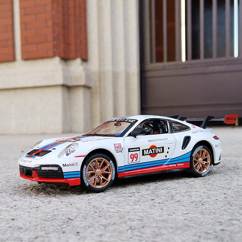 Porsche 911 GT3 RSR Matini (Die-cast 1:24 scale) Model